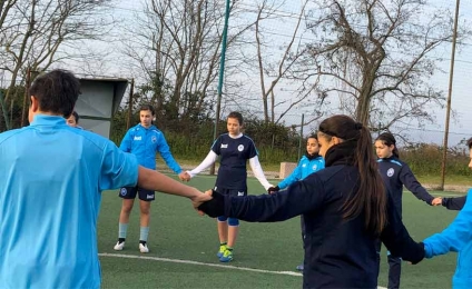 La dodicenne Sofiia fuggita dall'Ucraina si allena con l'UNDER 12 del Napoli femminile